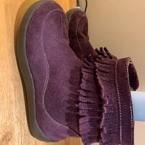 Purple suede boots with Velcro closure